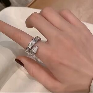 Serpenti Snake Elegant Silver Crystal Band Ring